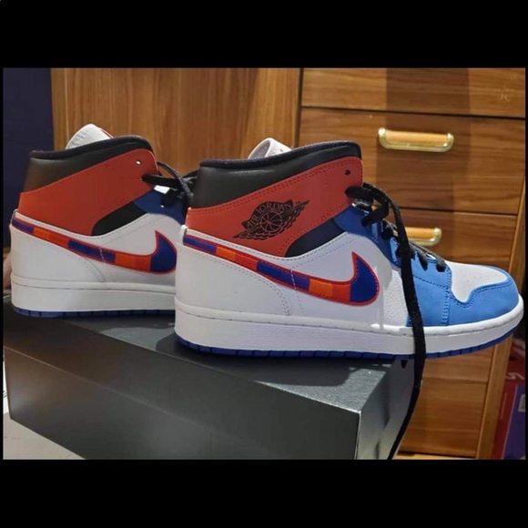 Jordan Mid 1 SE multi color size 10 - Picture 2 of 4